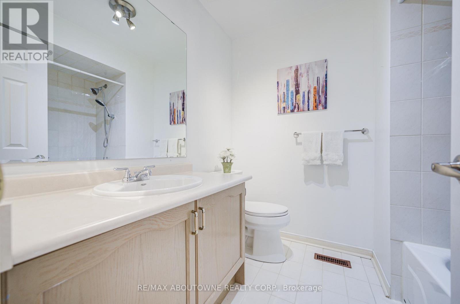 5128 Falconcrest Drive, Burlington, ON