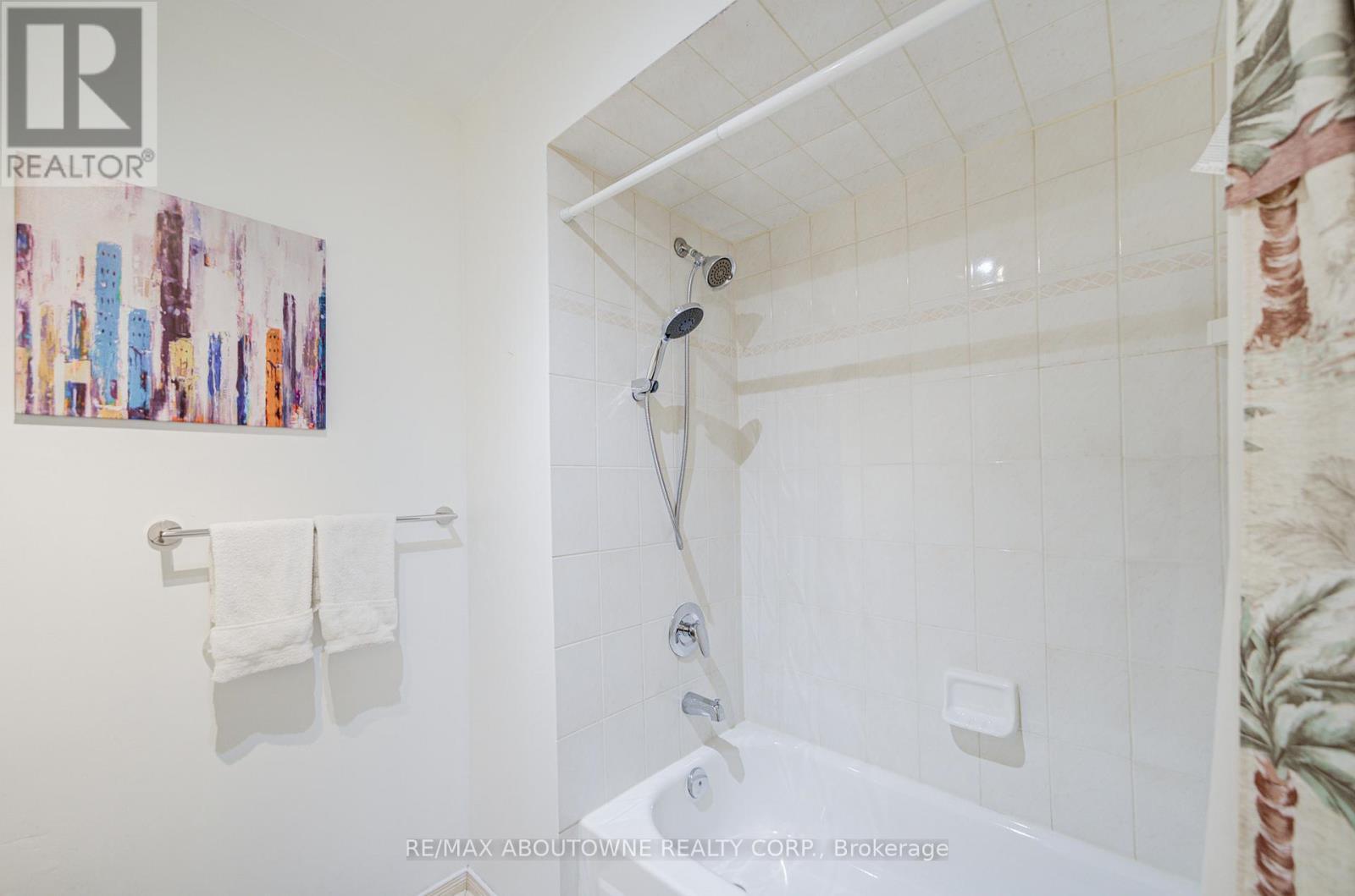 5128 Falconcrest Drive, Burlington, ON