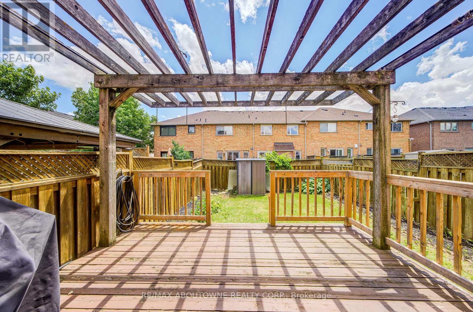 5128 Falconcrest Drive, Burlington, ON