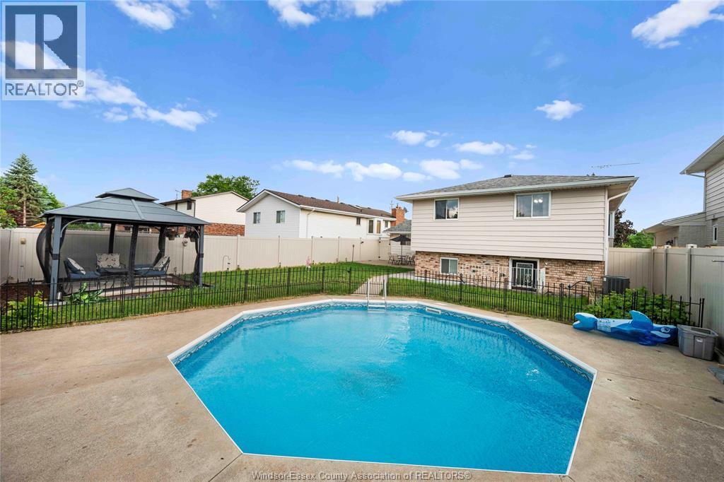 12184 Mcnorton, Tecumseh, ON