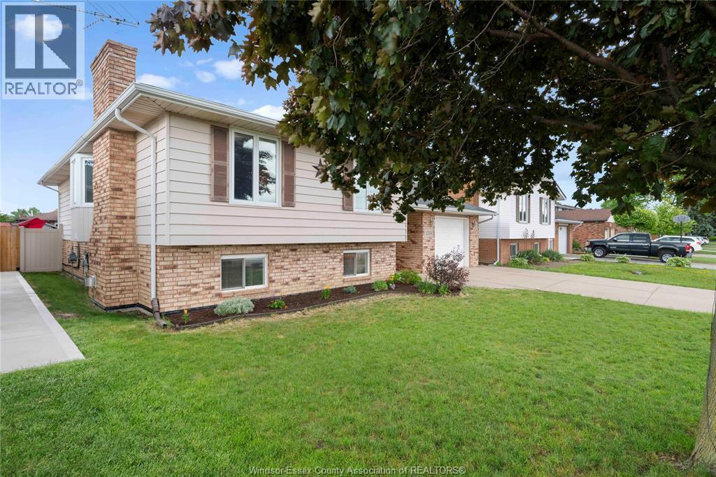 12184 Mcnorton, Tecumseh, ON
