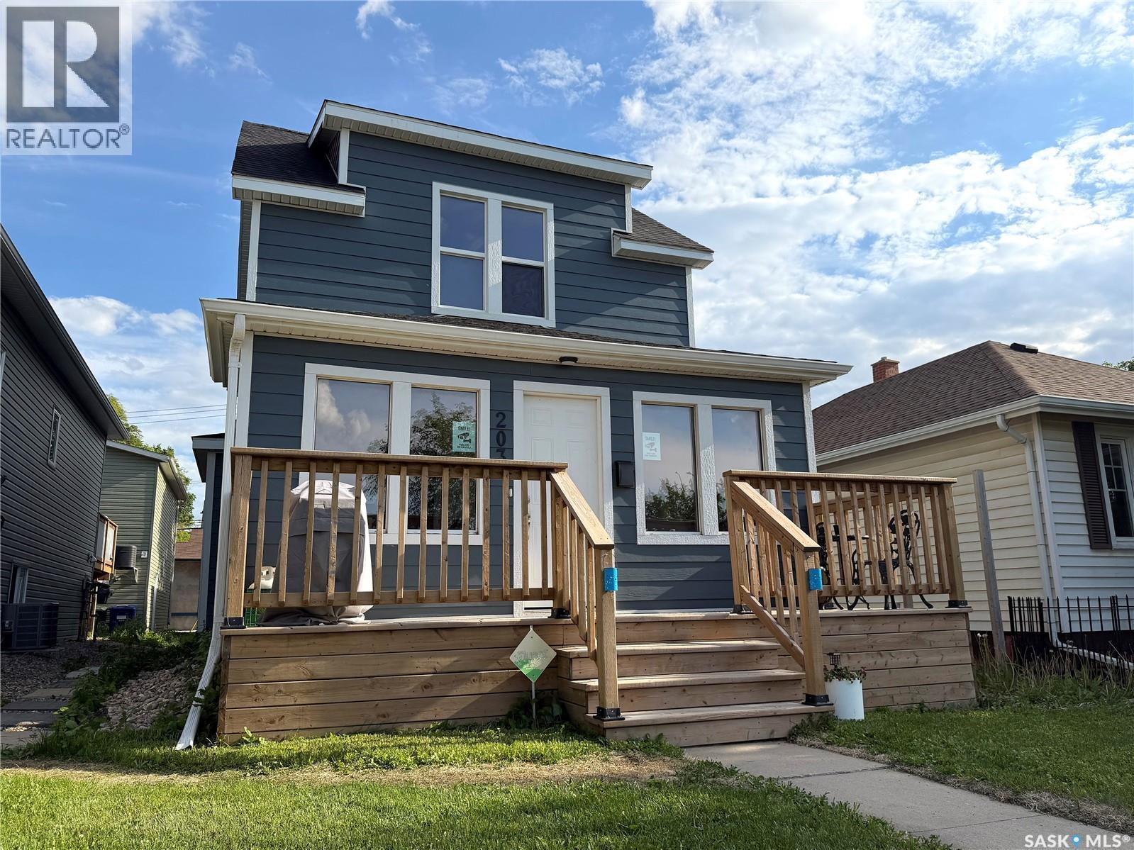 203 8Th Street W, Saskatoon, SK