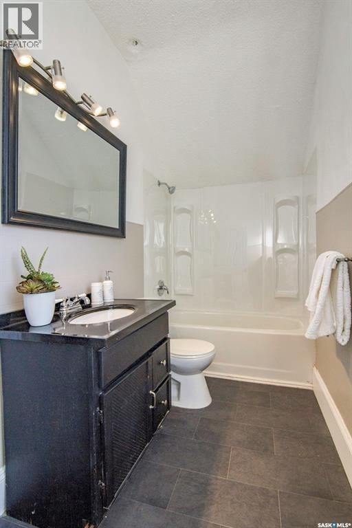 203 8Th Street W, Saskatoon, SK