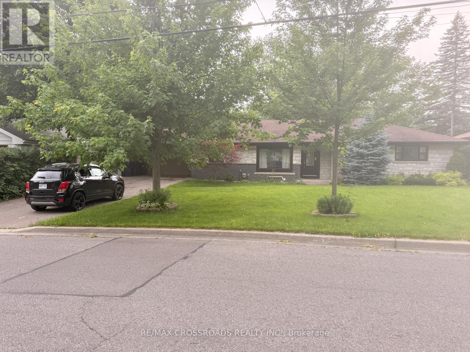 23 Burnview Crescent, Toronto, ON