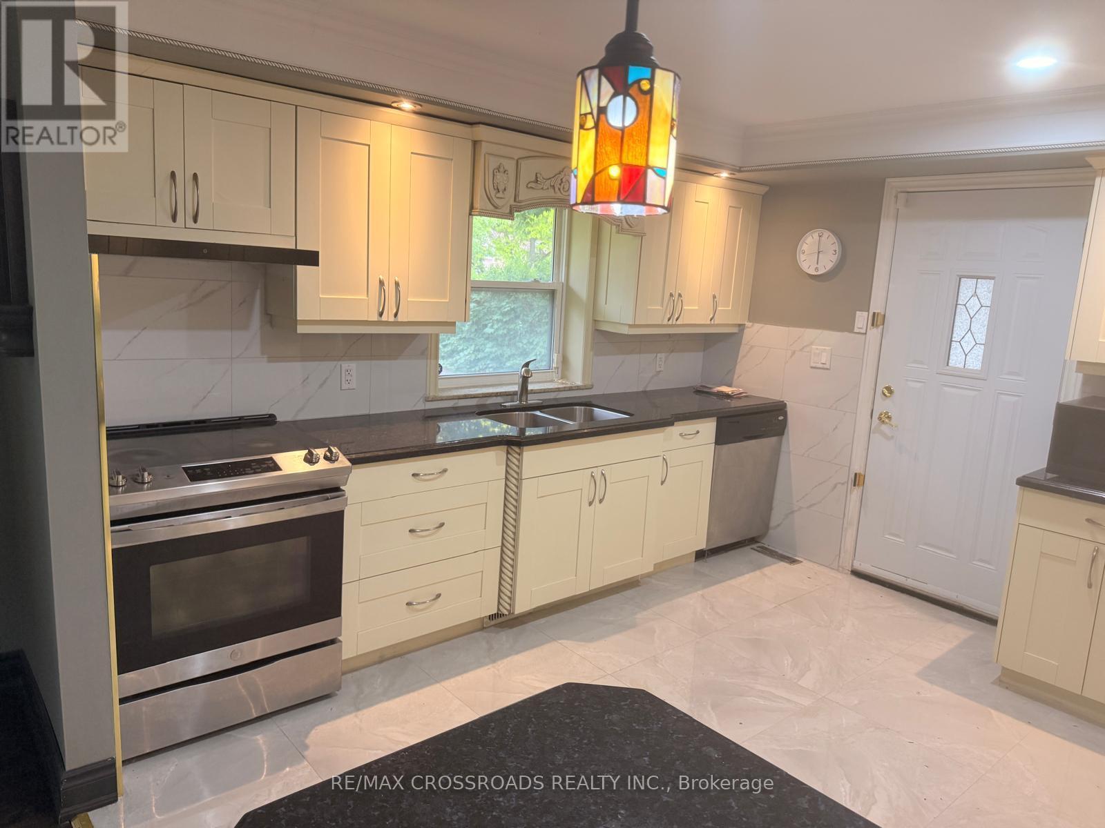 23 Burnview Crescent, Toronto, ON