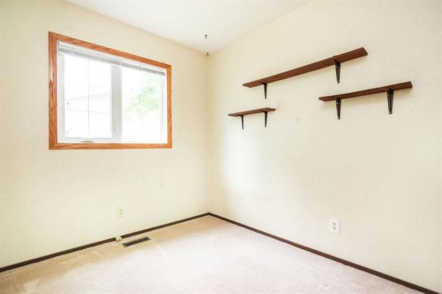 103 Lake Village Rd, Winnipeg, MB - Indoor Photo Showing Other Room