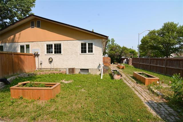 103 Lake Village Rd, Winnipeg, MB - Outdoor