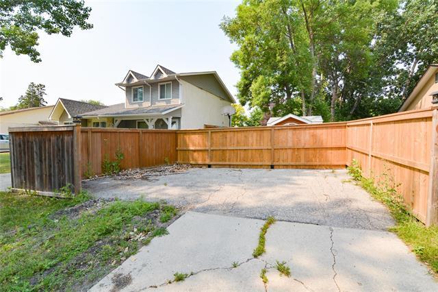 103 Lake Village Rd, Winnipeg, MB - Outdoor