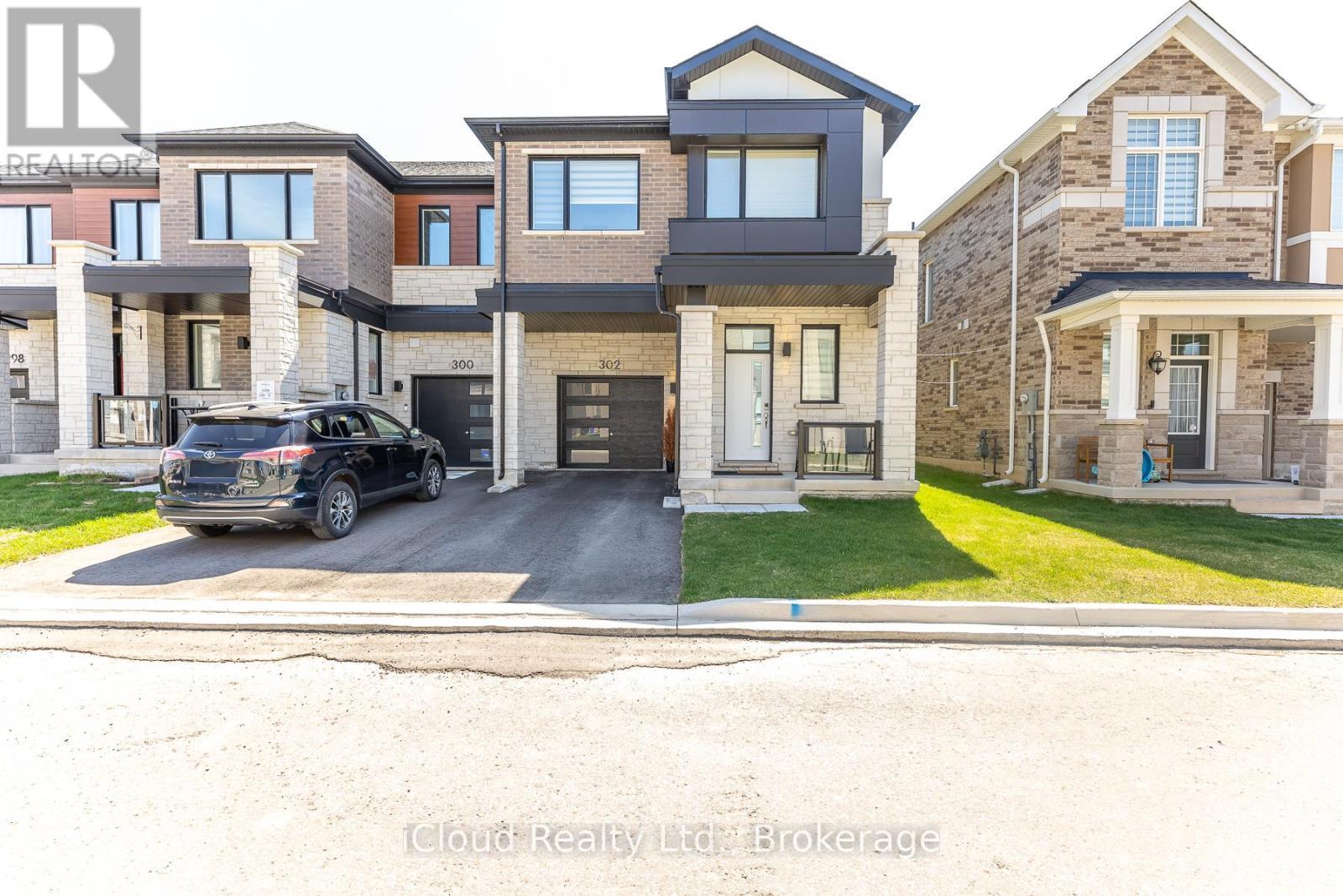 302 Calla Point, Milton, ON - Outdoor With Facade