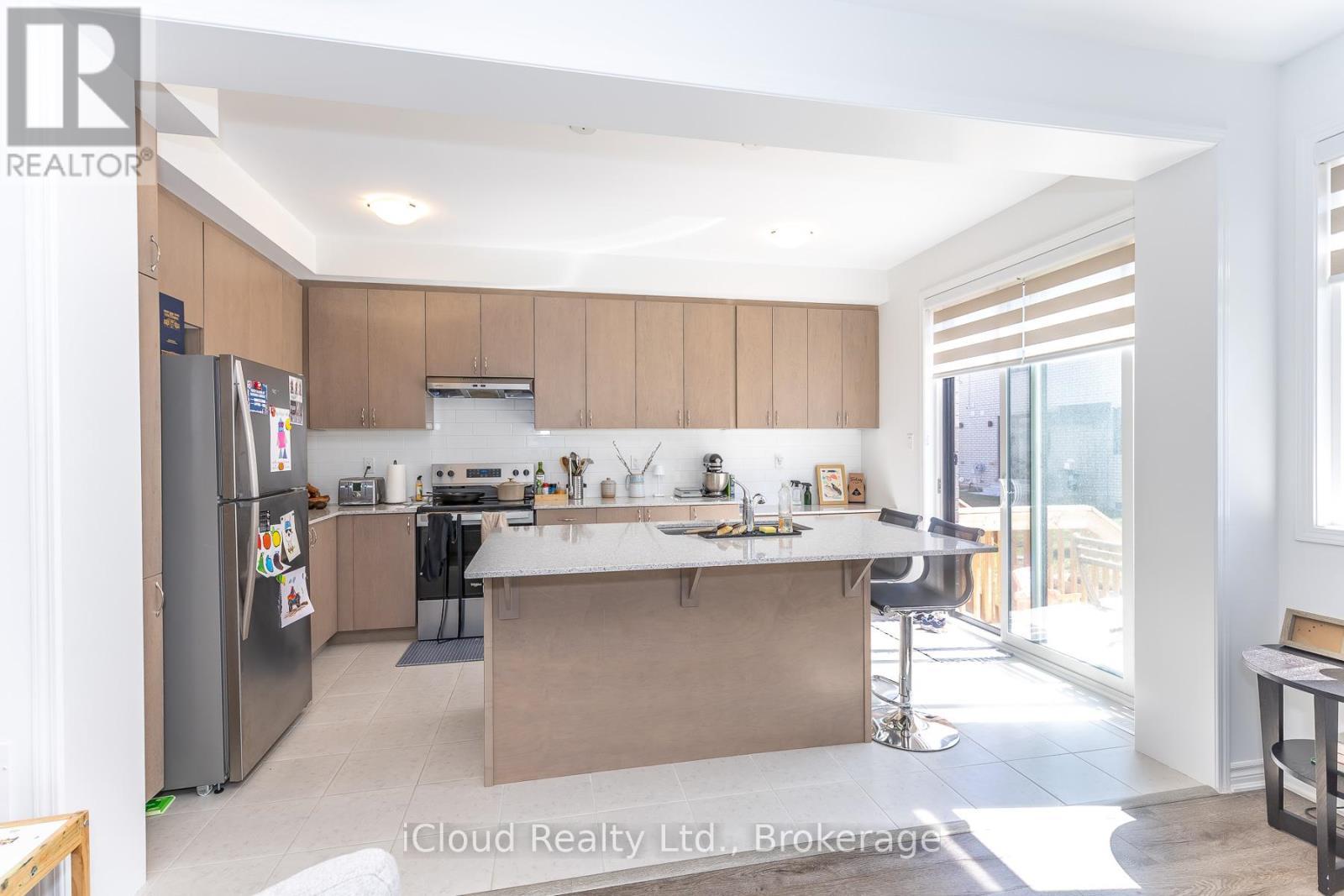 302 Calla Point, Milton, ON - Indoor Photo Showing Kitchen With Stainless Steel Kitchen With Upgraded Kitchen