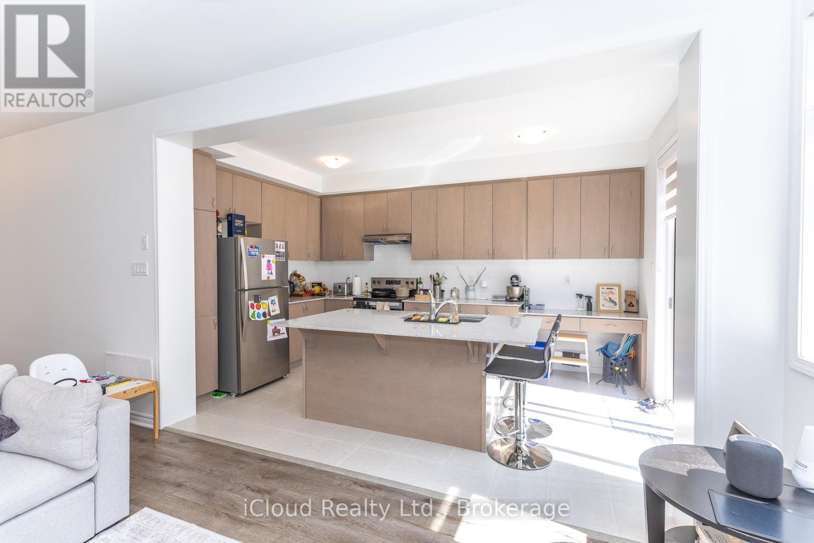 302 Calla Point, Milton, ON - Indoor Photo Showing Kitchen