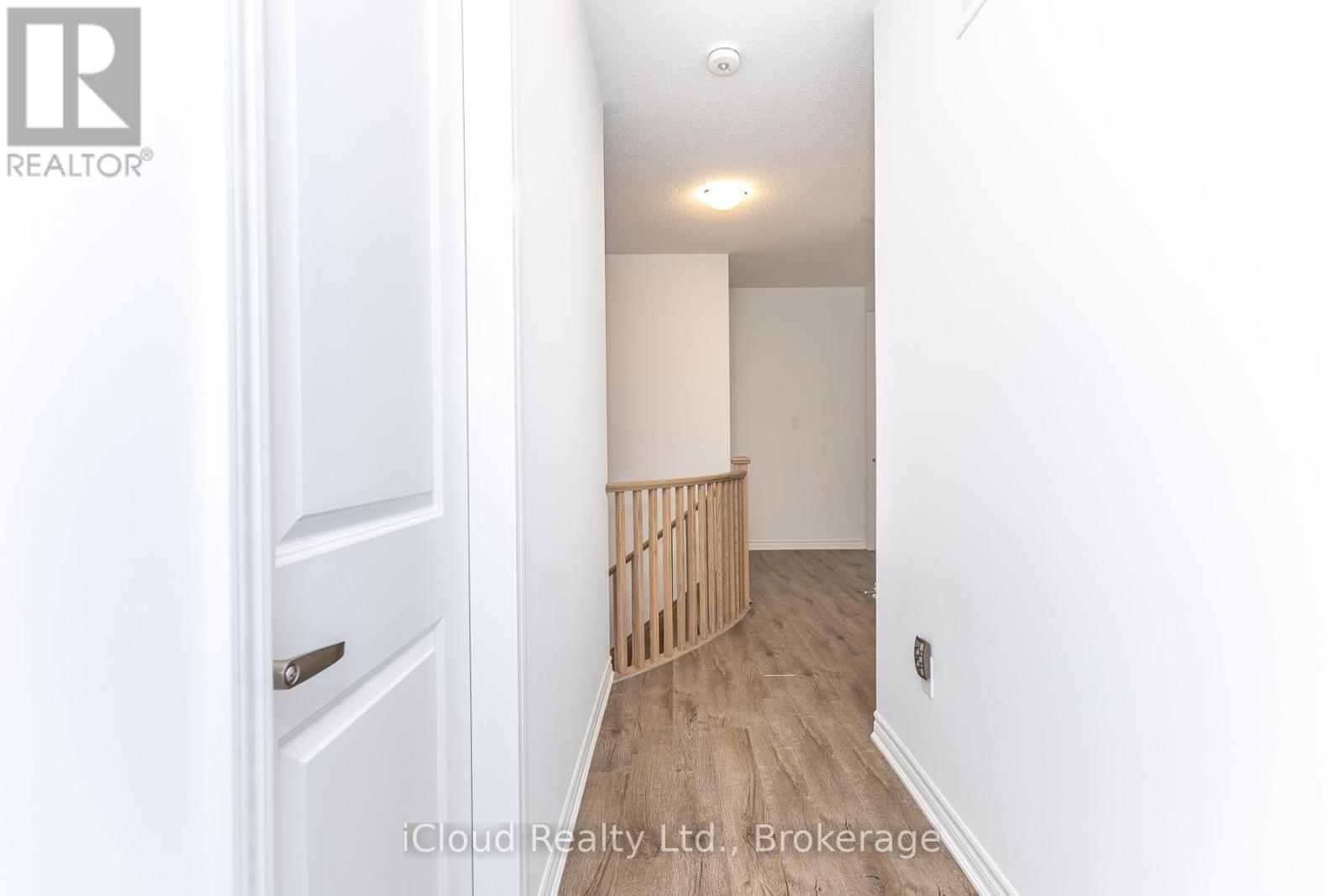 302 Calla Point, Milton, ON - Indoor Photo Showing Other Room
