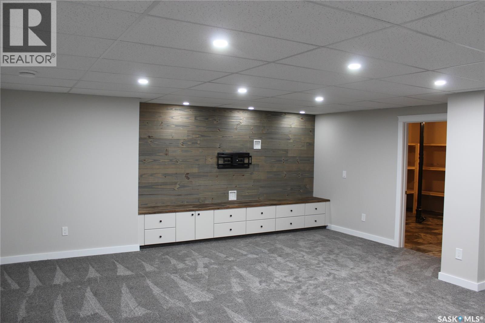 108 Erickson Street, Midale, SK - Indoor