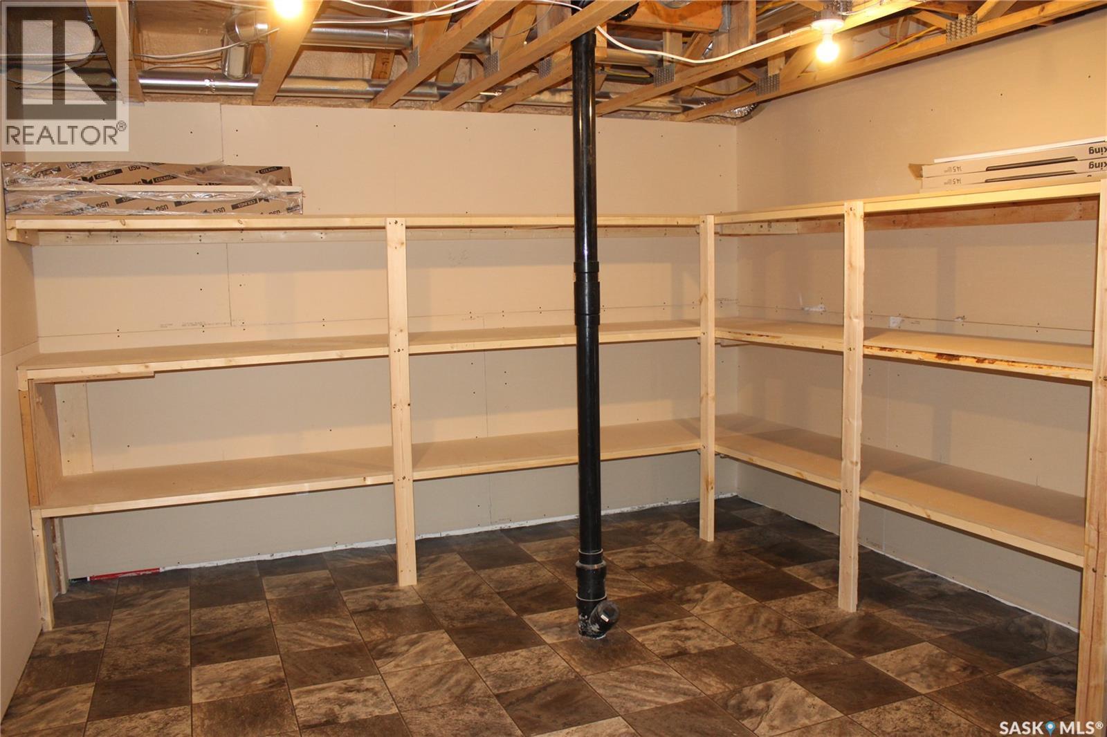 108 Erickson Street, Midale, SK - Indoor Photo Showing Other Room