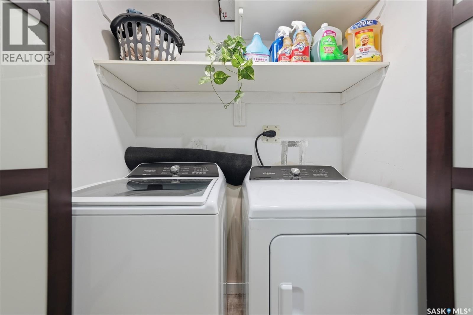 408 L Avenue N, Saskatoon, SK - Indoor Photo Showing Laundry Room