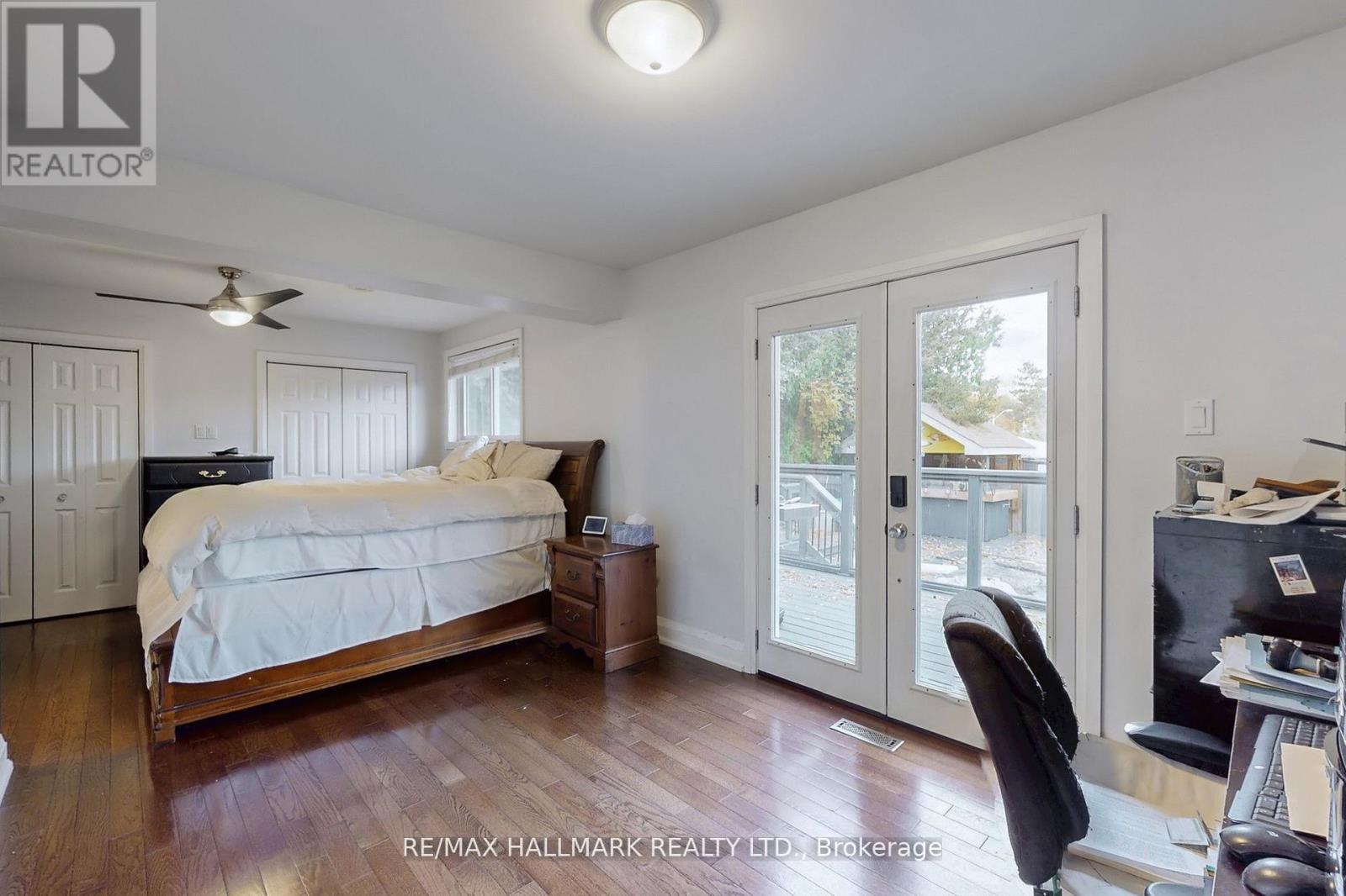 4 Devins Drive, Aurora, ON - Indoor Photo Showing Bedroom
