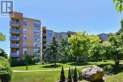 502 - 4 BRIAR HILL HEIGHTS New Tecumseth, ON L9R 1Z7