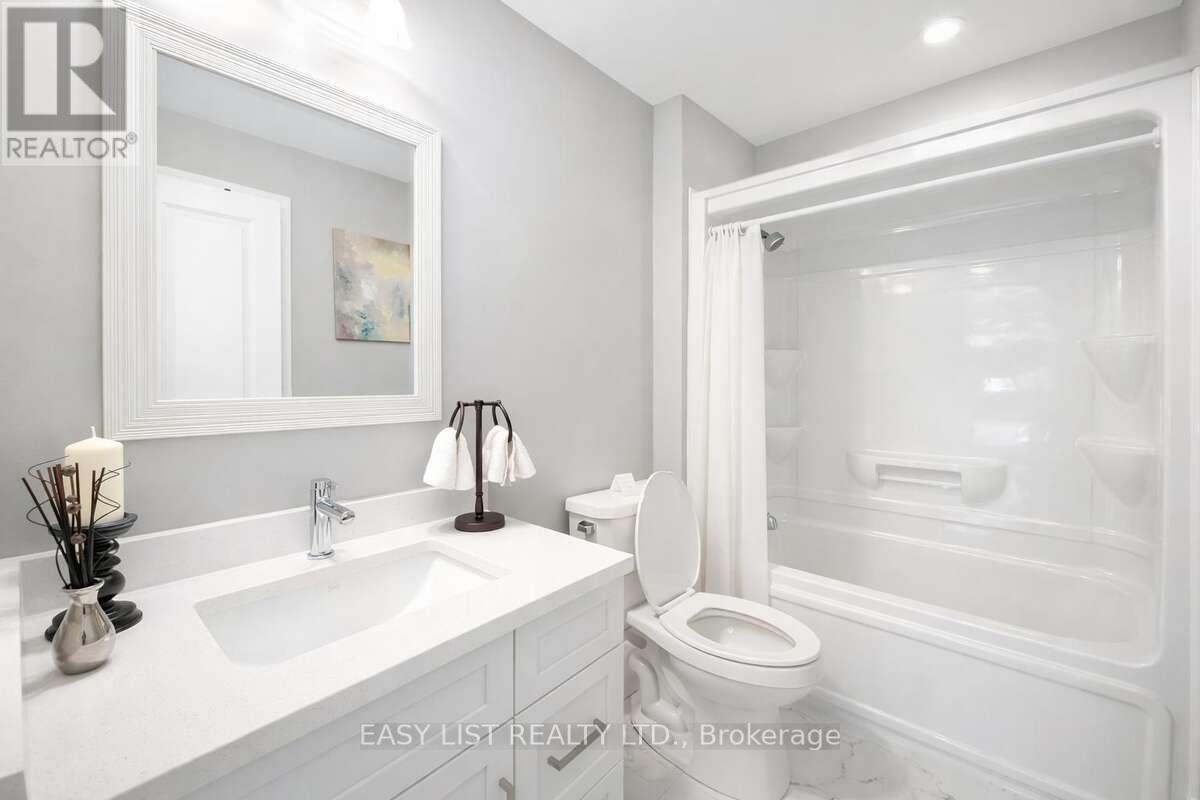 4403 Belmont Avenue, Lakeshore, ON - Indoor Photo Showing Bathroom
