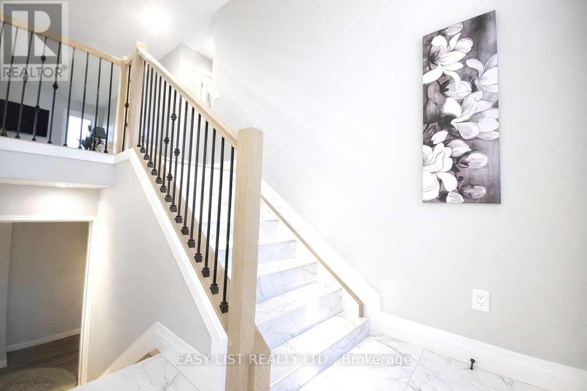 4403 Belmont Avenue, Lakeshore, ON - Indoor Photo Showing Other Room