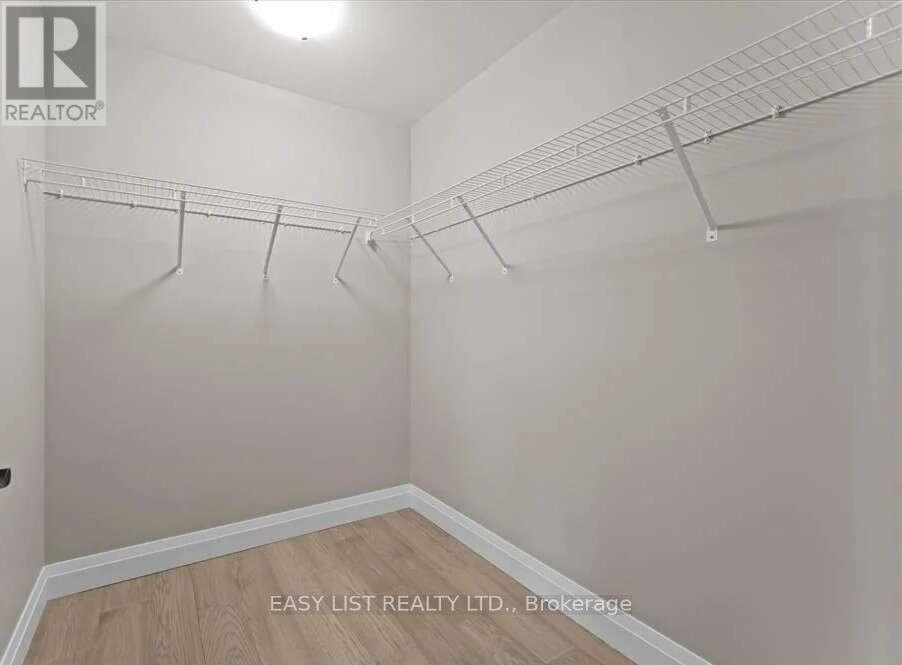 4403 Belmont Avenue, Lakeshore, ON - Indoor With Storage