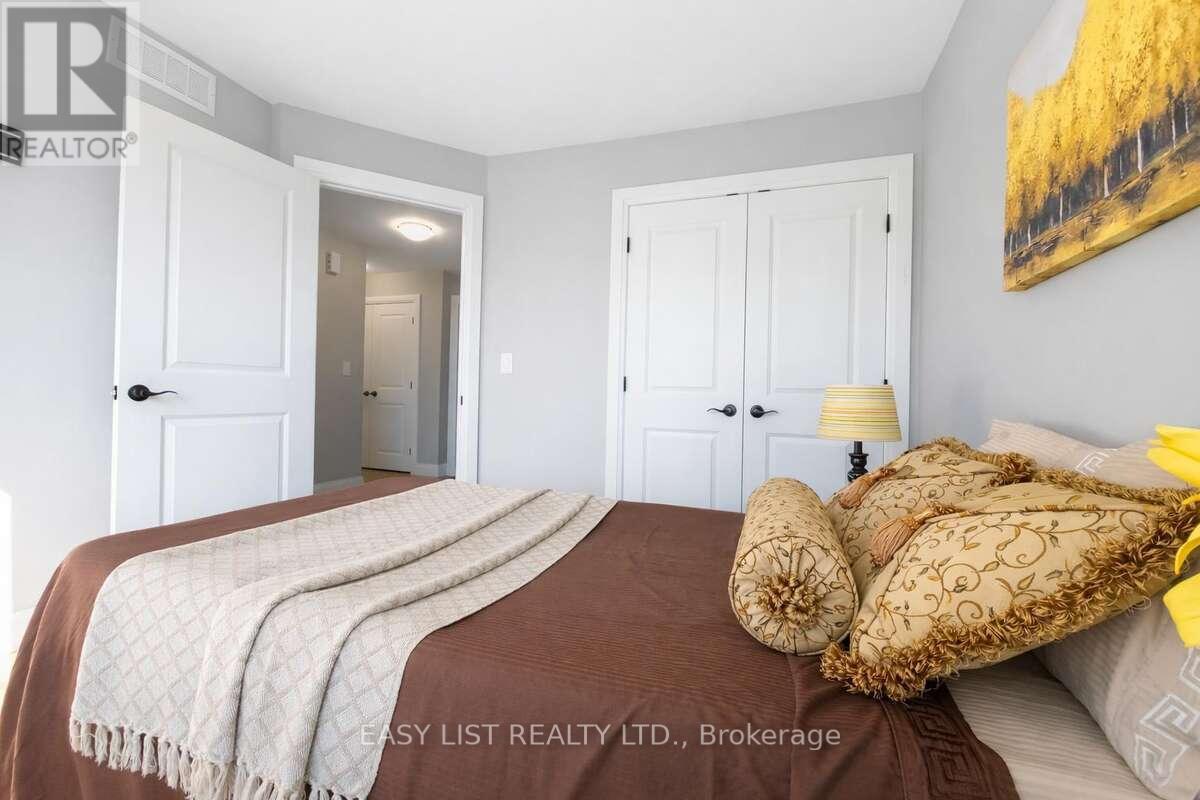 4403 Belmont Avenue, Lakeshore, ON - Indoor Photo Showing Bedroom
