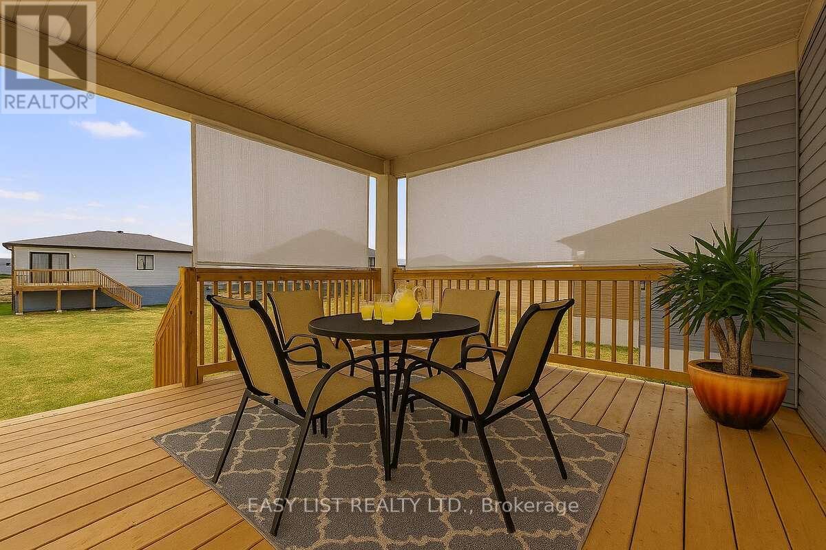 4403 Belmont Avenue, Lakeshore, ON - Outdoor With Deck Patio Veranda With Exterior