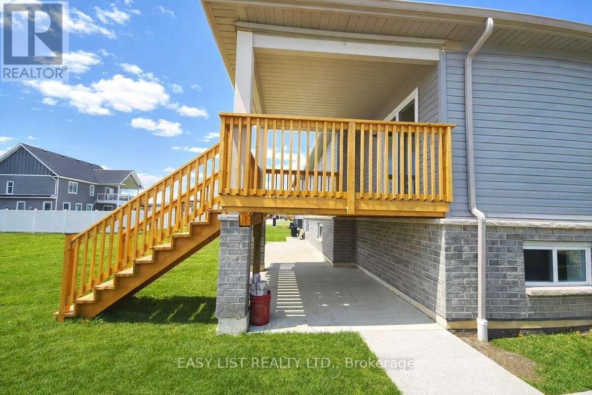 4403 Belmont Avenue, Lakeshore, ON - Outdoor With Exterior