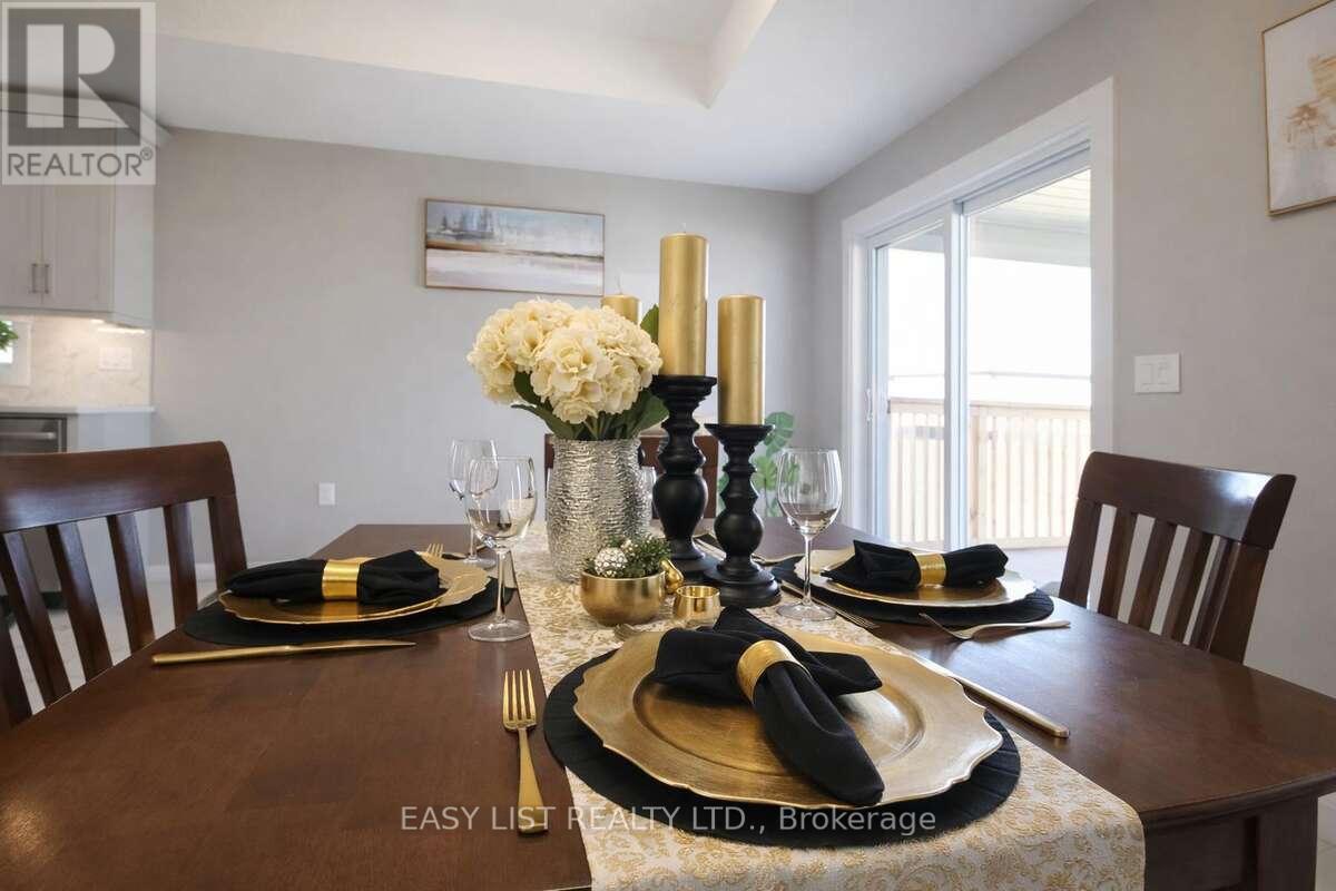 4403 Belmont Avenue, Lakeshore, ON - Indoor Photo Showing Dining Room