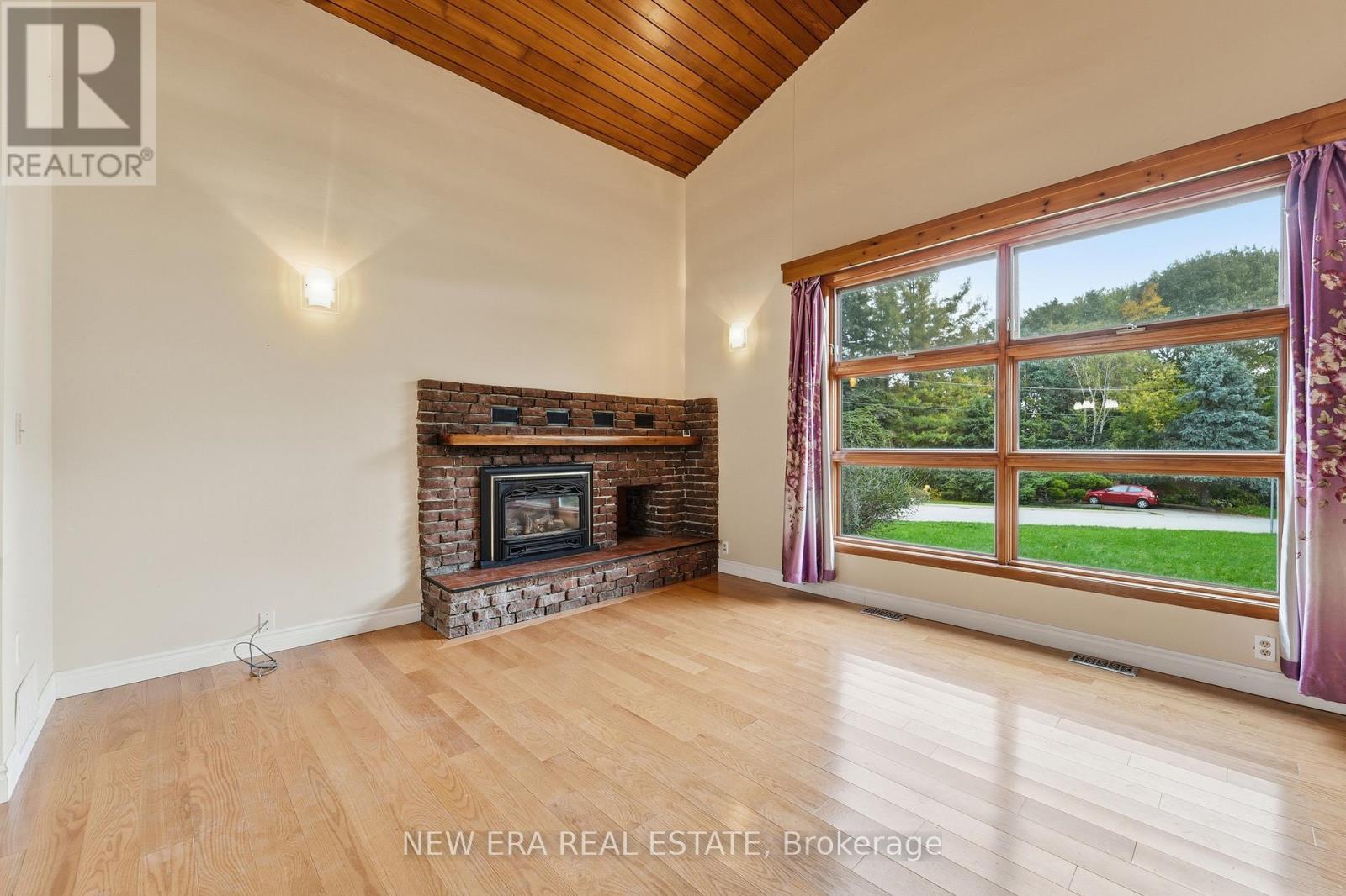 508 Cliffview Road, Pickering, ON - Indoor Photo Showing Living Room With Fireplace
