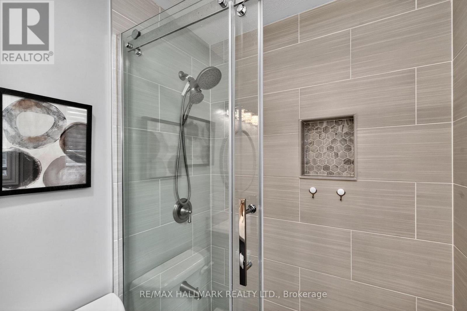 Primary Ensuite - 10 Musquake Court, Tiny, ON - Indoor Photo Showing Bathroom