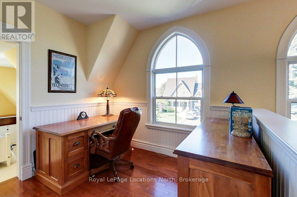 202 Snowbridge Way, Blue Mountains, ON - Indoor Photo Showing Office