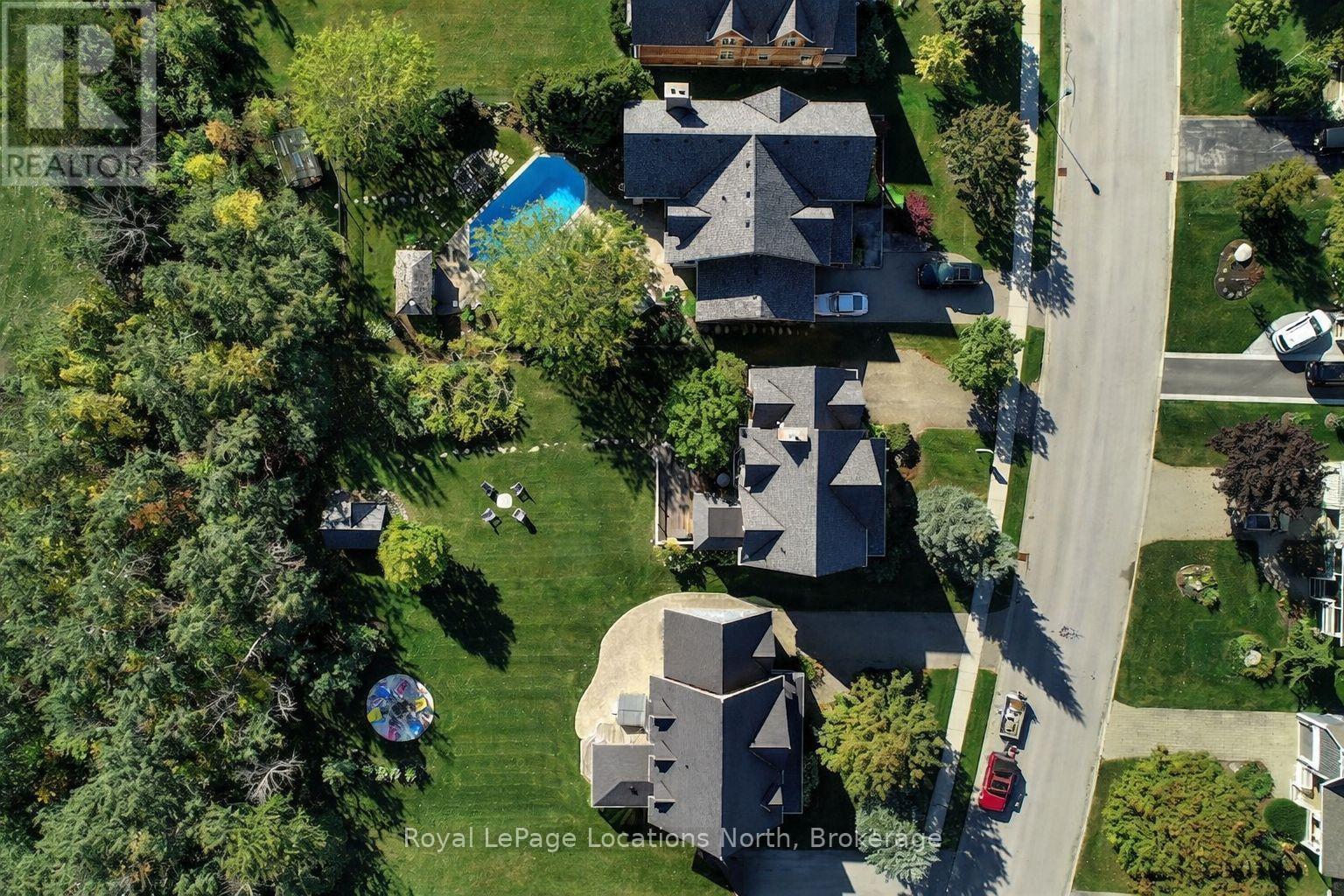 202 Snowbridge Way, Blue Mountains, ON - Outdoor