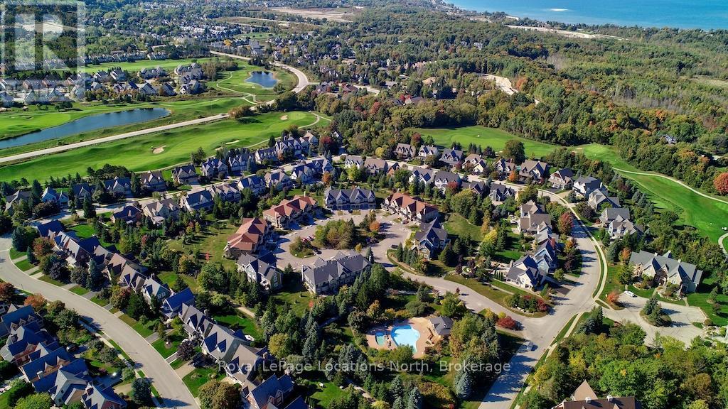 202 Snowbridge Way, Blue Mountains, ON - Outdoor With View