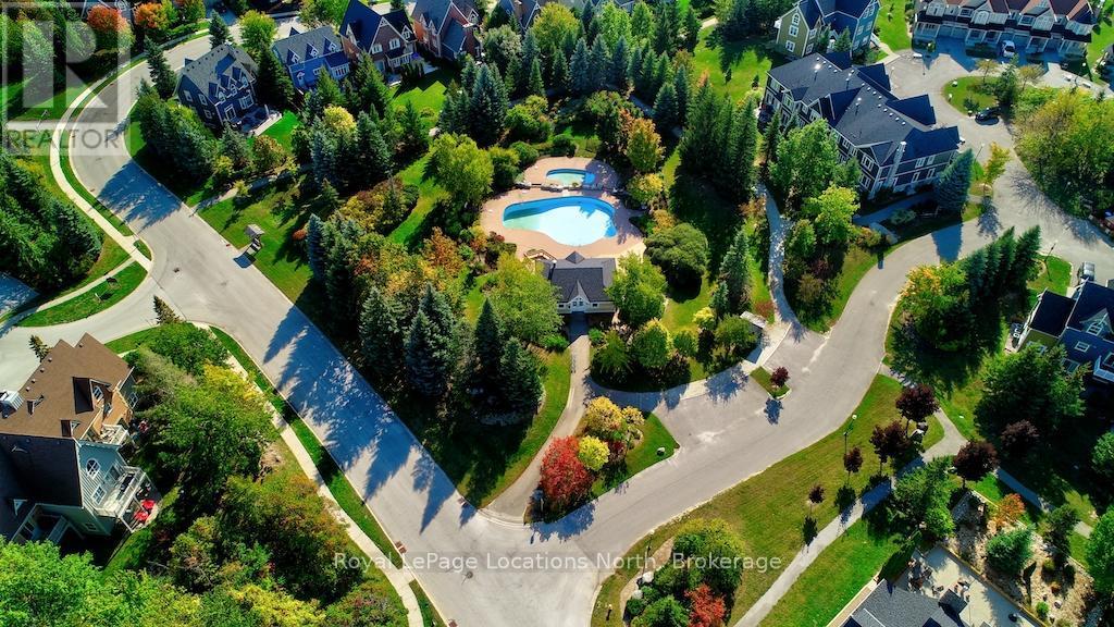 202 Snowbridge Way, Blue Mountains, ON - Outdoor With View
