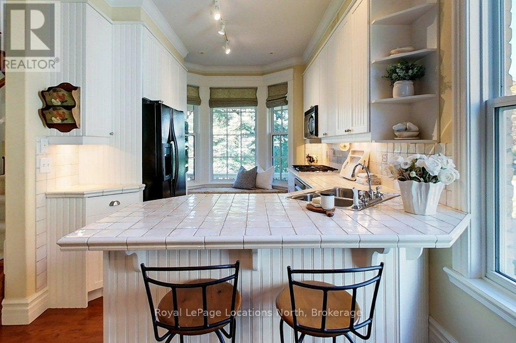 202 Snowbridge Way, Blue Mountains, ON - Indoor