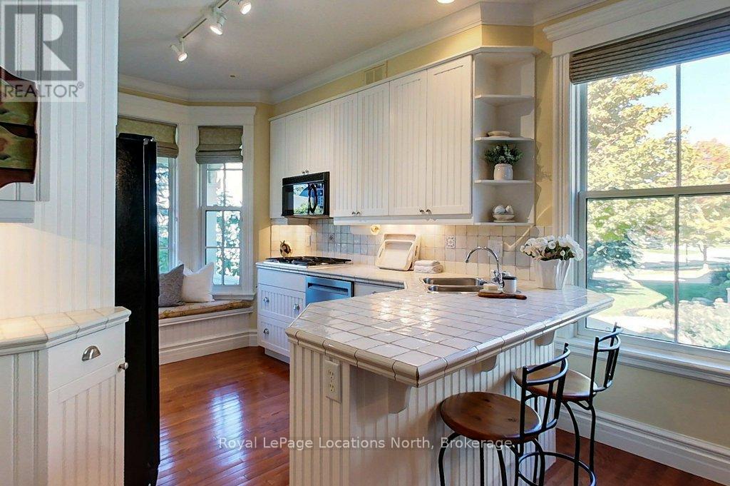 202 Snowbridge Way, Blue Mountains, ON - Indoor