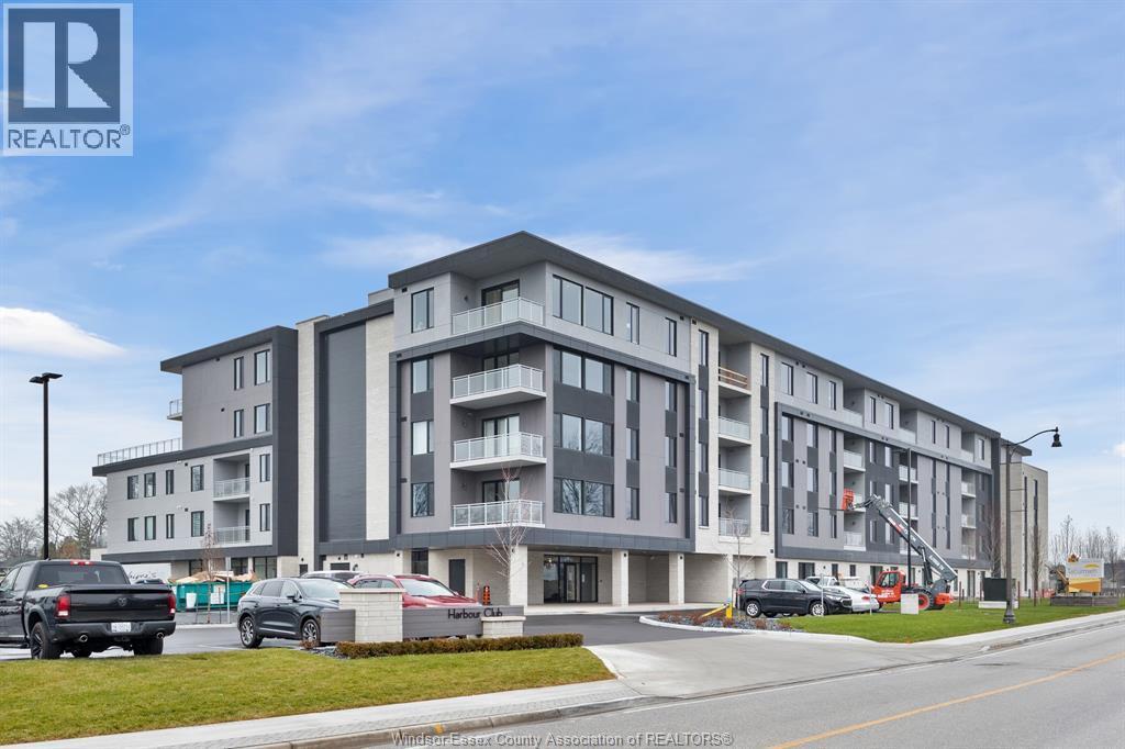 14400 Tecumseh Road Unit# 413, Tecumseh, ON - Outdoor With Balcony With Facade
