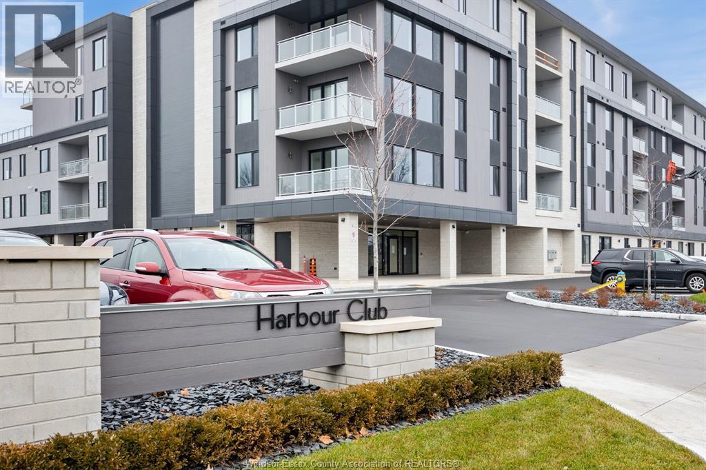 14400 Tecumseh Road Unit# 413, Tecumseh, ON - Outdoor With Balcony With Facade