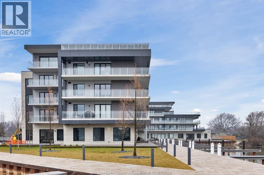 14400 Tecumseh Road Unit# 413, Tecumseh, ON - Outdoor With Balcony With Facade
