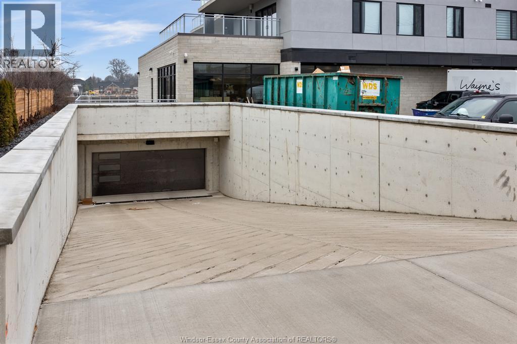 14400 Tecumseh Road Unit# 413, Tecumseh, ON - Outdoor With Balcony With Exterior