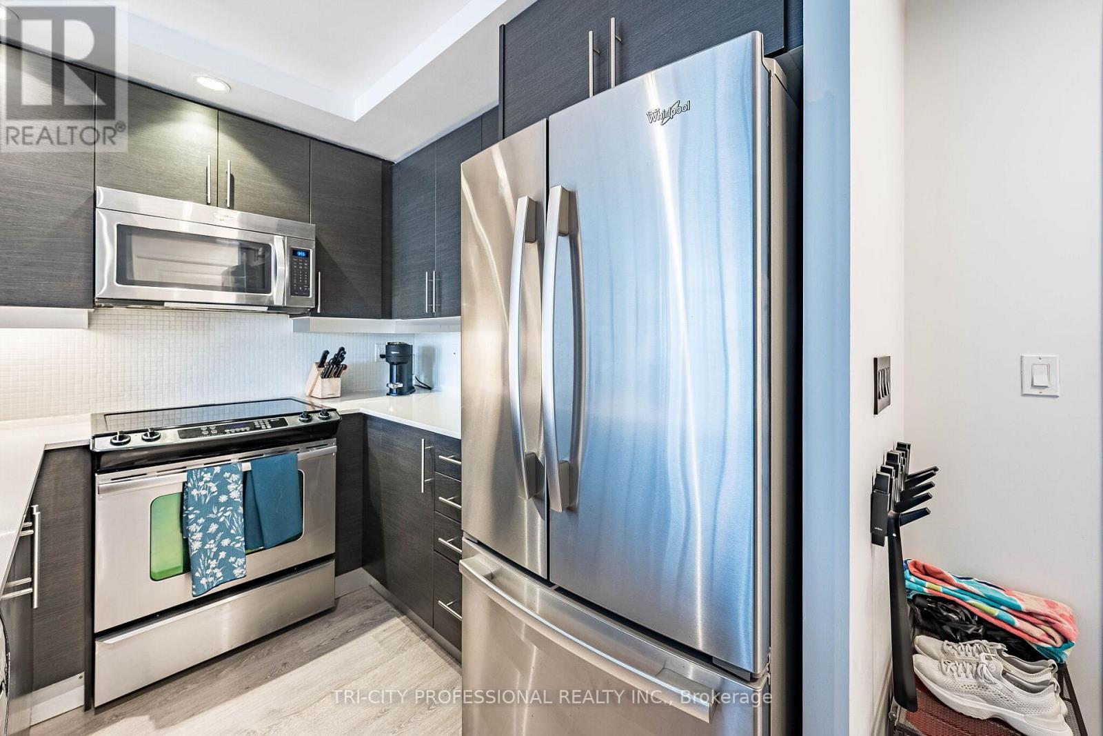 1713 - 85 E Liberty Street, Toronto, ON - Indoor Photo Showing Kitchen With Upgraded Kitchen