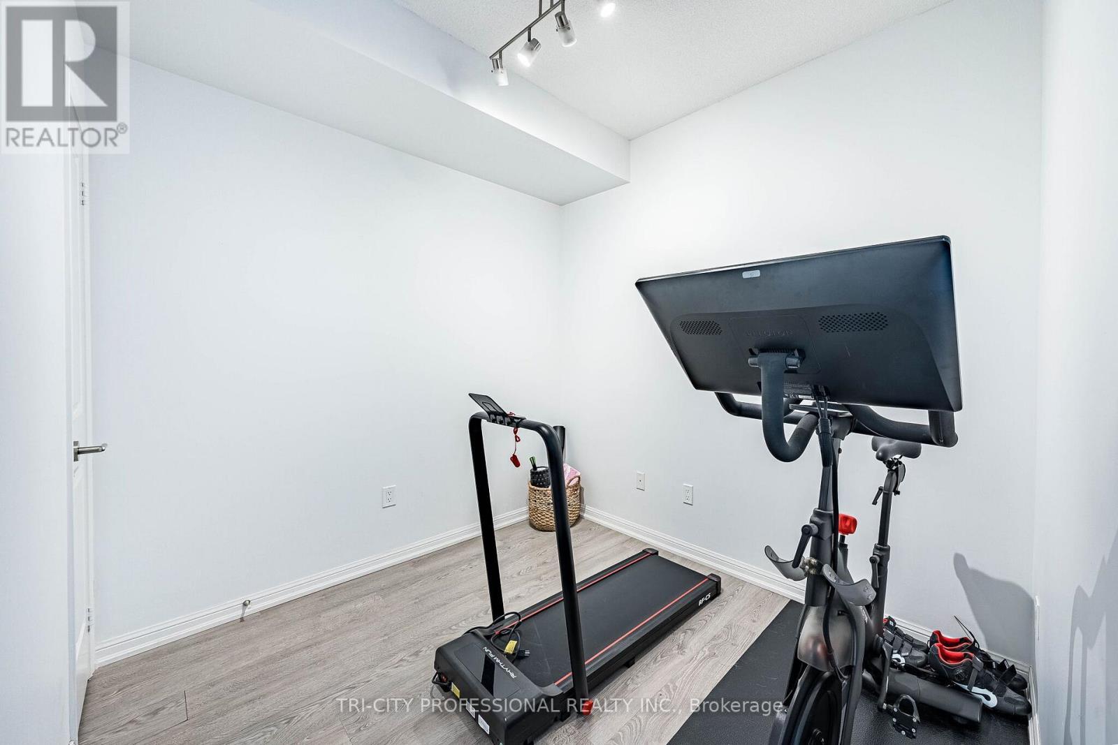 1713 - 85 E Liberty Street, Toronto, ON - Indoor Photo Showing Gym Room