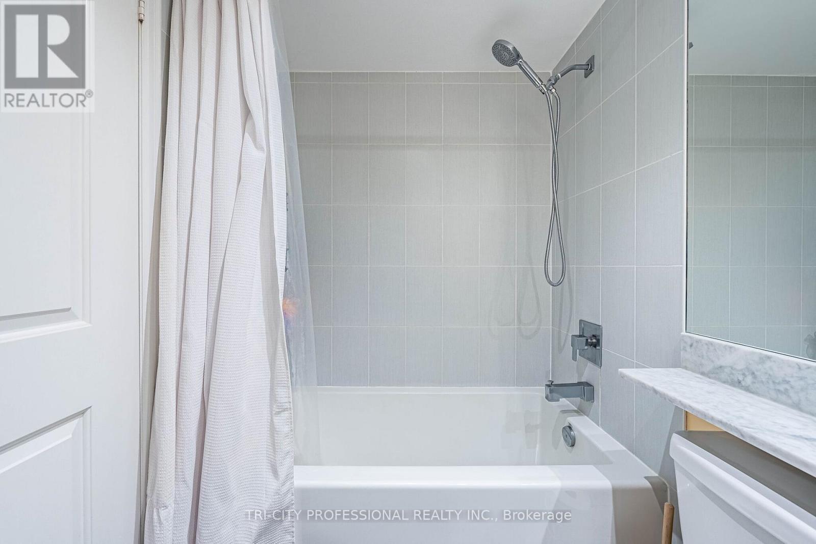1713 - 85 E Liberty Street, Toronto, ON - Indoor Photo Showing Bathroom