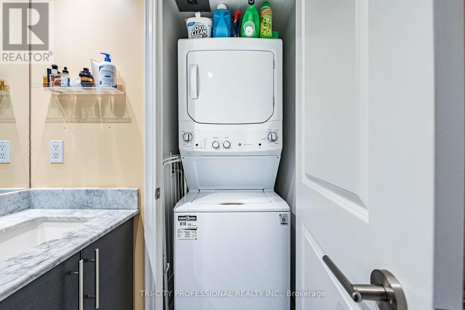 1713 - 85 E Liberty Street, Toronto, ON - Indoor Photo Showing Laundry Room