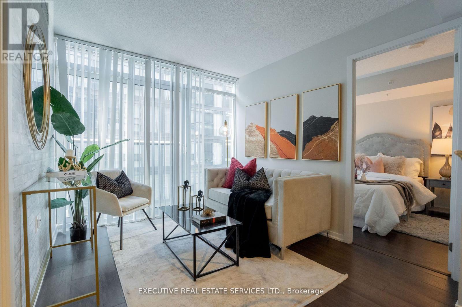 1902 E - 36 Lisgar Street, Toronto, ON - Indoor