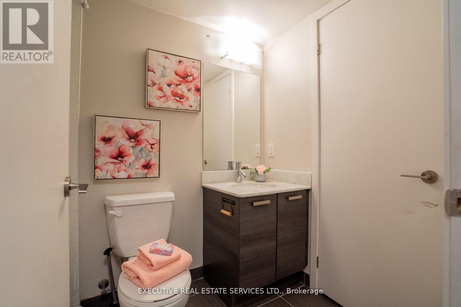 1902 E - 36 Lisgar Street, Toronto, ON - Indoor Photo Showing Bathroom