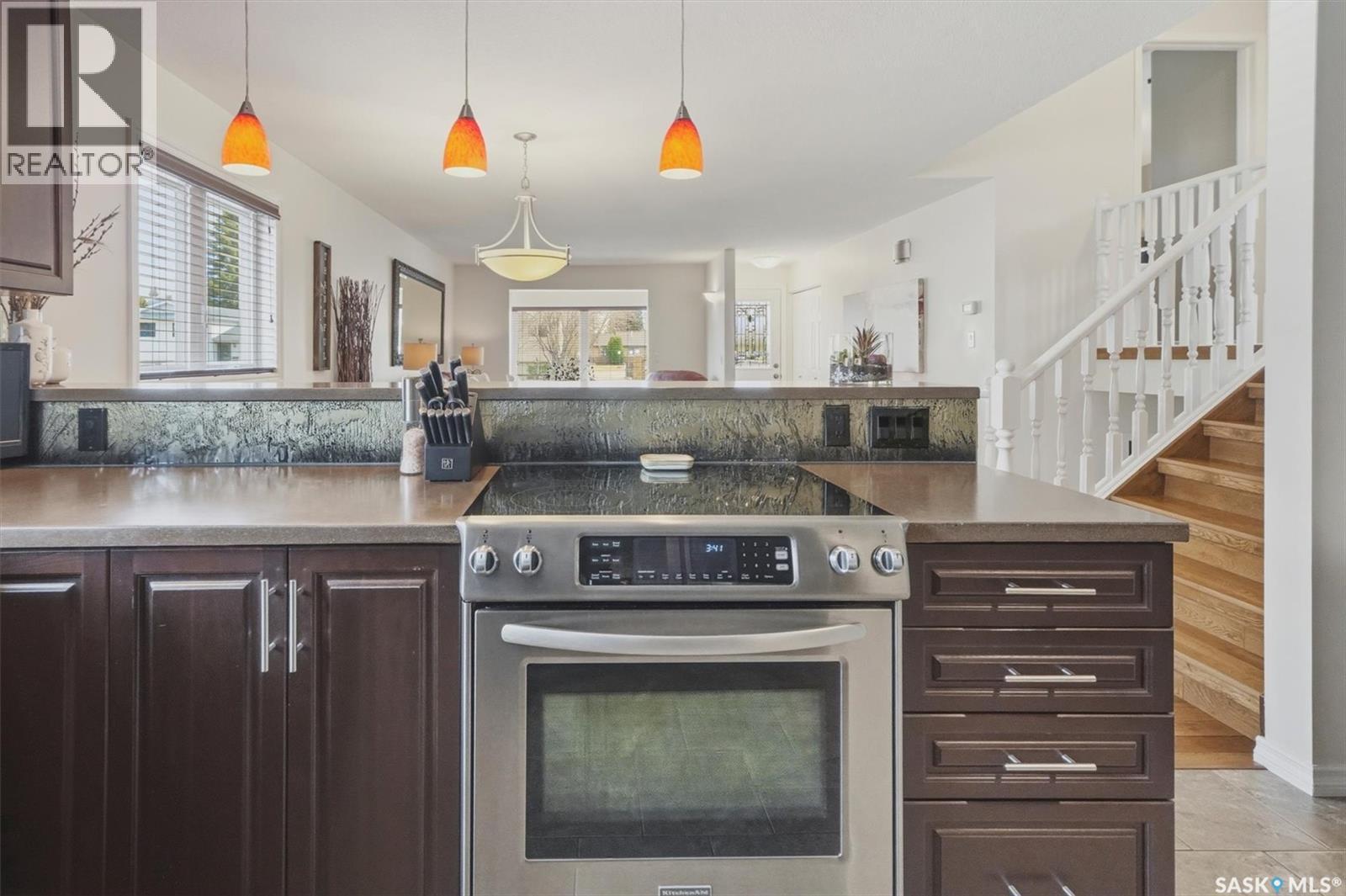 3402 Calder Crescent, Saskatoon, SK - Indoor Photo Showing Kitchen