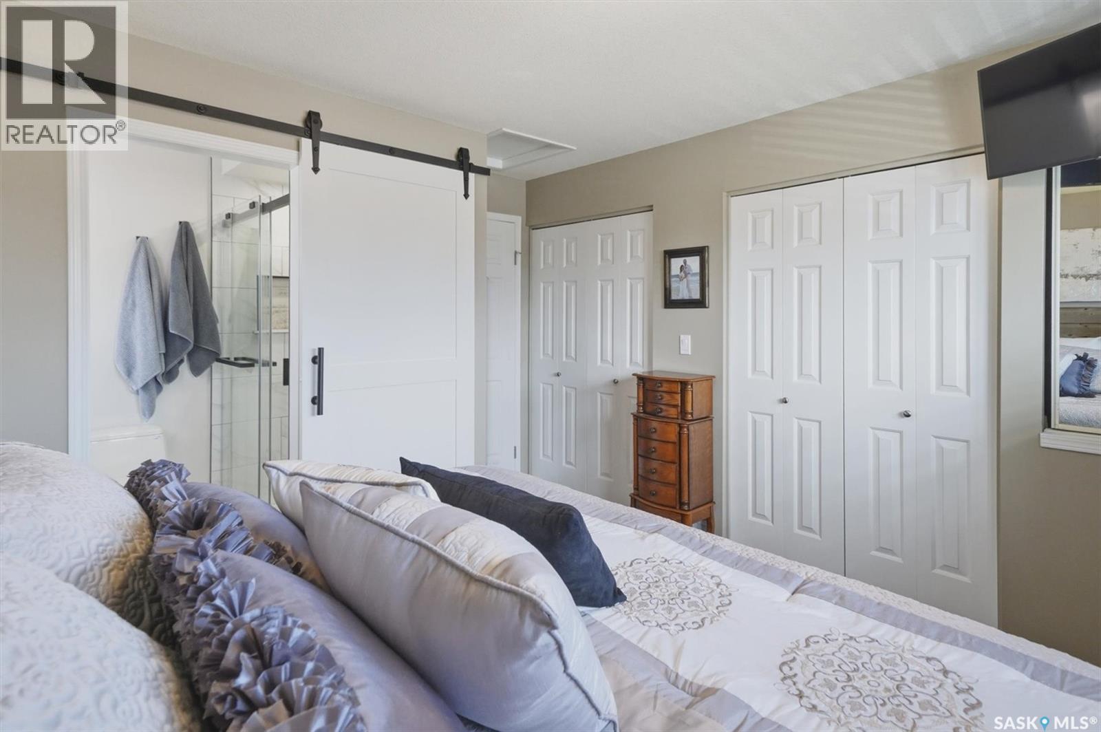 3402 Calder Crescent, Saskatoon, SK - Indoor Photo Showing Bedroom