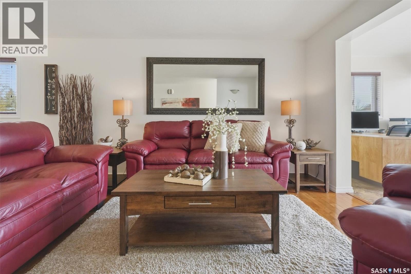 3402 Calder Crescent, Saskatoon, SK - Indoor Photo Showing Living Room