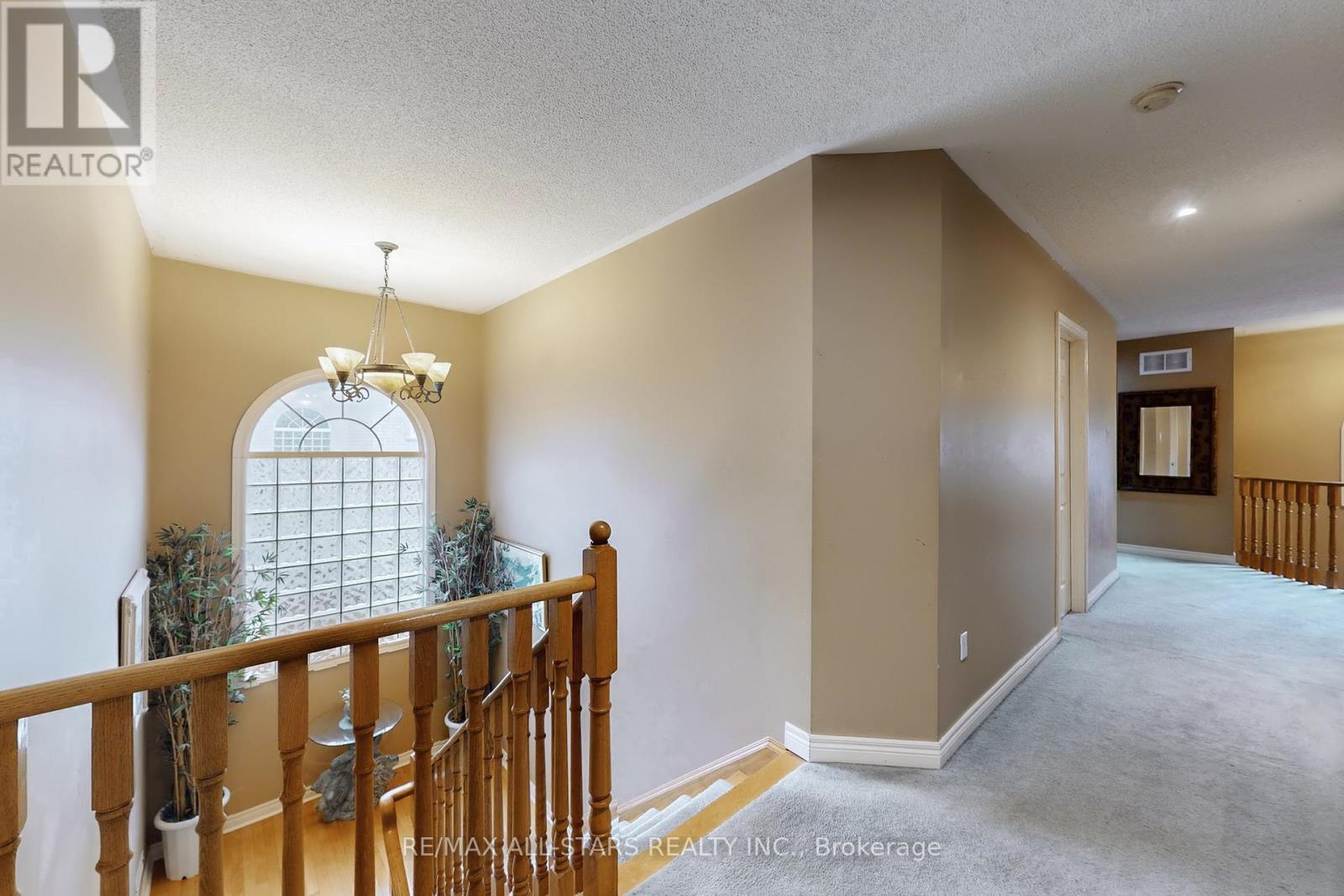 54 Bretton Circle, Markham, ON - Indoor Photo Showing Other Room